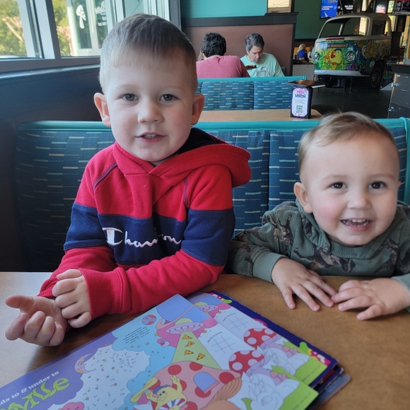 Meet your Posher, Rebecva - Picture 2 of 2